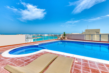 SEA VIEW UNIQUE MODERN 5 STAR DUPLEX | PETS OK